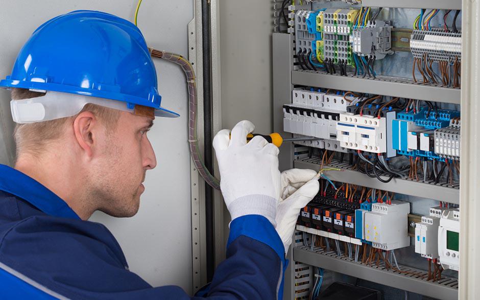 ouvrier électricien Pontoise